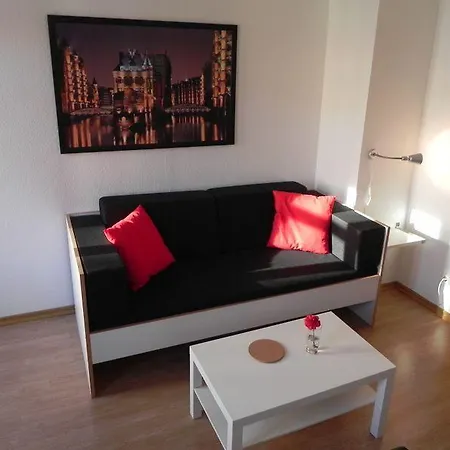 3-Zimmer-Apartment-Theater-I *